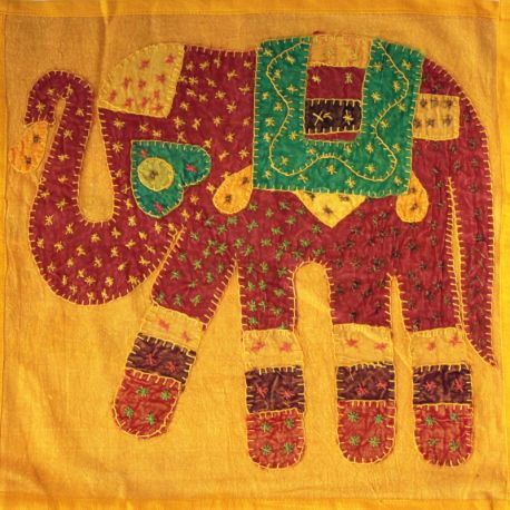 Housse de coussin jaune patchwork éléphant 06