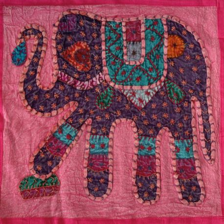 Housse de coussin rose patchwork éléphant 01