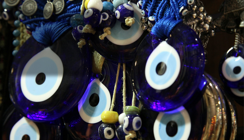 Oeil Turc porte-bonheur, Nazar Boncuk, dans le grand bazar d'istanbul