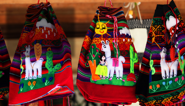 Sacs à dos enfants, motif traditionnel péruvien Arpillada