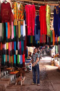 Boutique de chèches et de djellabas, Rissani, Maroc - 2016