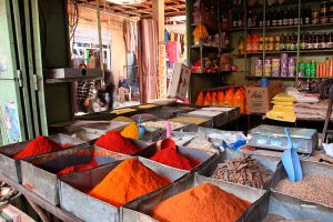 Epices dans le bazar de Rissani, Maroc - 2016