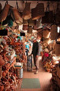 Boutiques de vannerie, Essaouira, Maroc - 2016