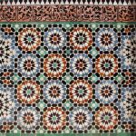 Mosaïques de la médersa ben Youssef dans la médina de Marrakech, Maroc - 2016