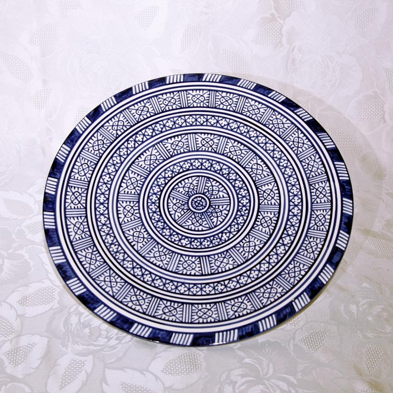 Plat en céramique de Fès, série "bleue"