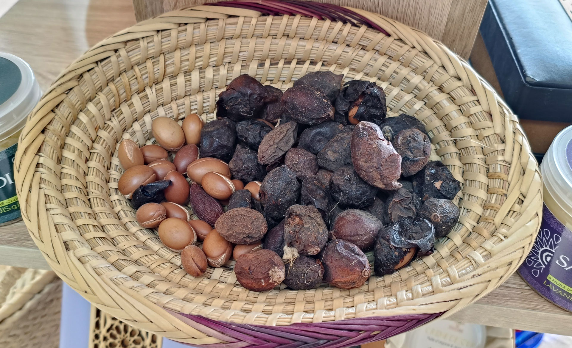 Noix de l'arganier aqua sans pulpe et affyache avec pulpe