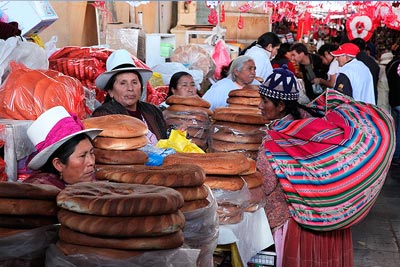 Etal de pain, mercado San Pedro, Cuzco, Pérou